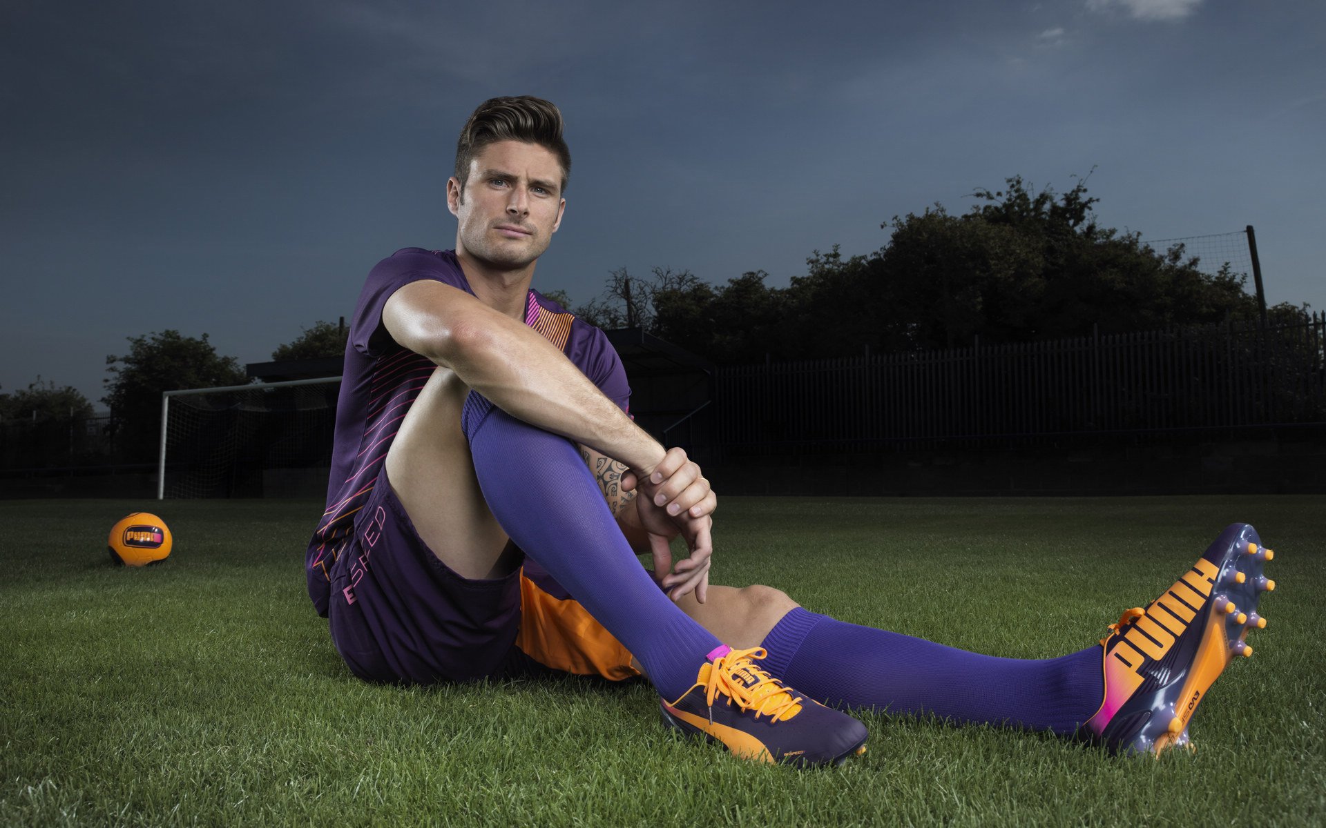 爱游戏多端接入-球队是否安排固定站位应对边线球战术变化，球队中的位置